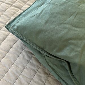 Garnet Hill Essential Down-Alternative Lightweight Comforter or Throw